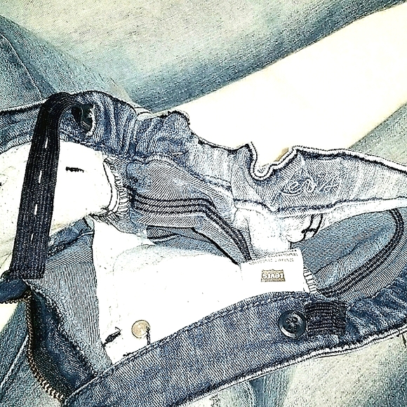 Girl's Floral Levi's - Picture 6 of 8